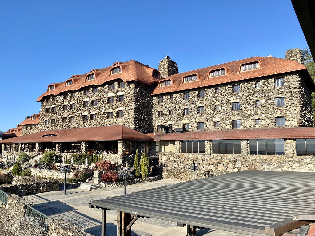 Home remodeling construction services with professional tools and expertise